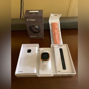 Fitbit Versa 3 With Accessories